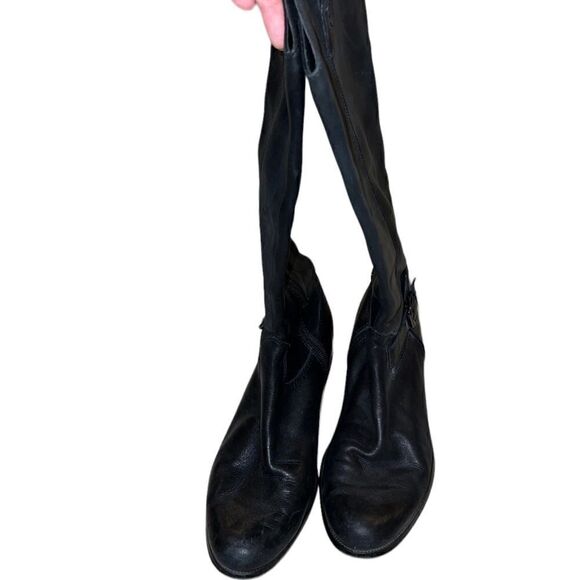 Cold water Creek black leather boots with rounded toes and low heel size 7.5 - Picture 3 of 11